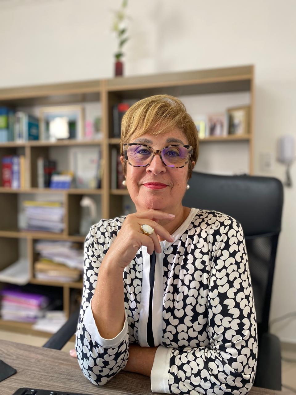 Dra. Hilda. Foto perfil. Equipe especializada